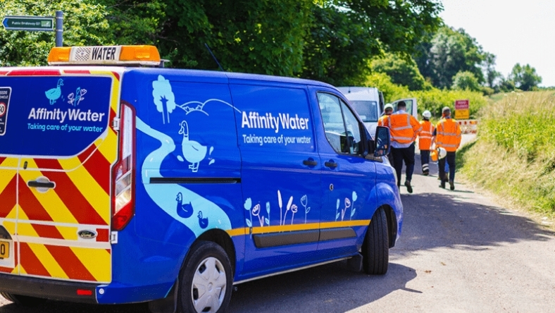 Affinity Water van and crew responding to leak site